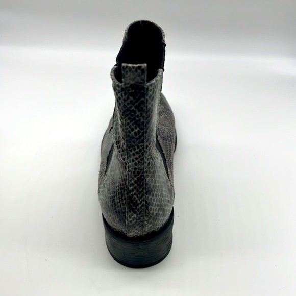 Kenneth Cole Reaction - Chelsea Salt Snakeskin Pull On Ankle Boot Size 10 - Picture 12 of 14